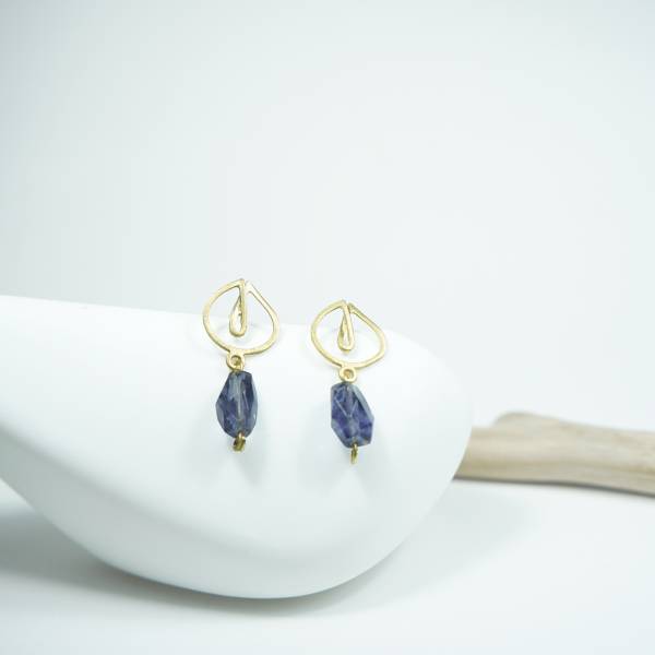 Pendientes largos con iolita