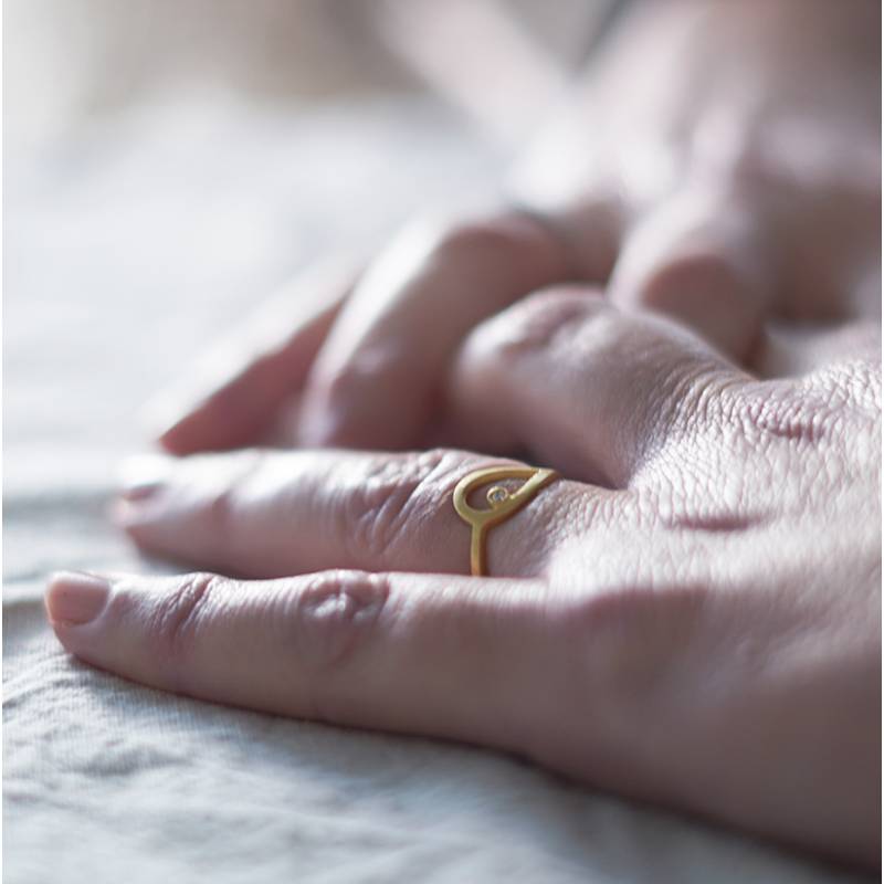 18 kts gold ring with diamond