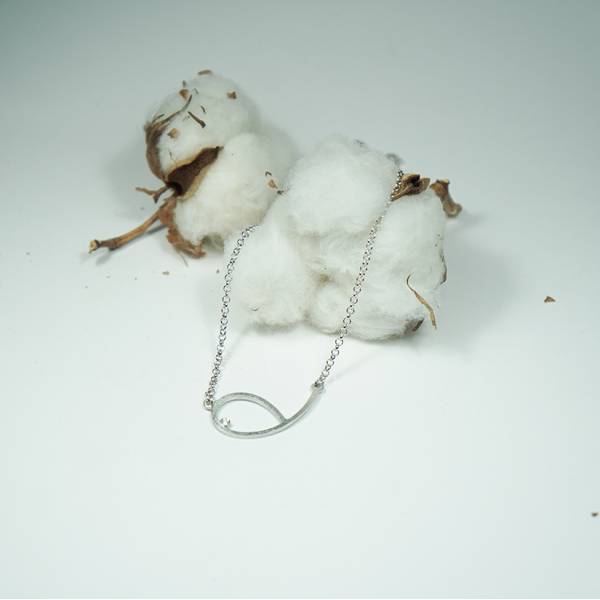 Short rhodium silver neckalce