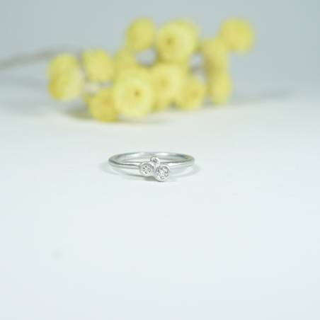 Anillo de pedida en oro blanco