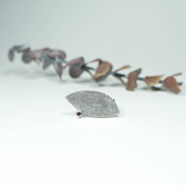 Gemstone design silver ring