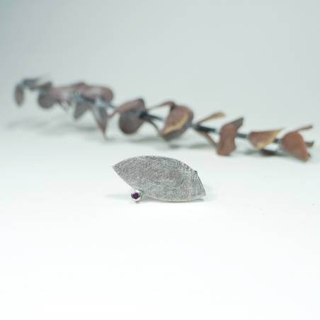 Gemstone design silver ring