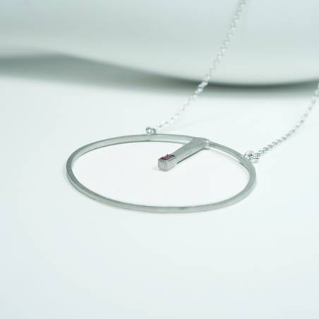 Collar plata minimalista con rubí