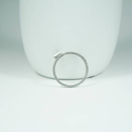 Anillo plata minimalista con gema natural
