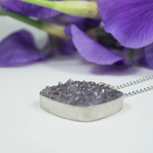 Colgante exclusivo y único de amatista y diamantes