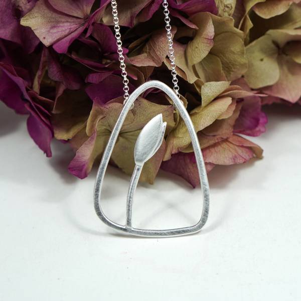 Collar de plata de acción social para ayudar a Valencia