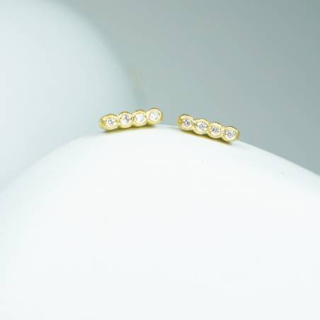 So cute gold earrings for bridal