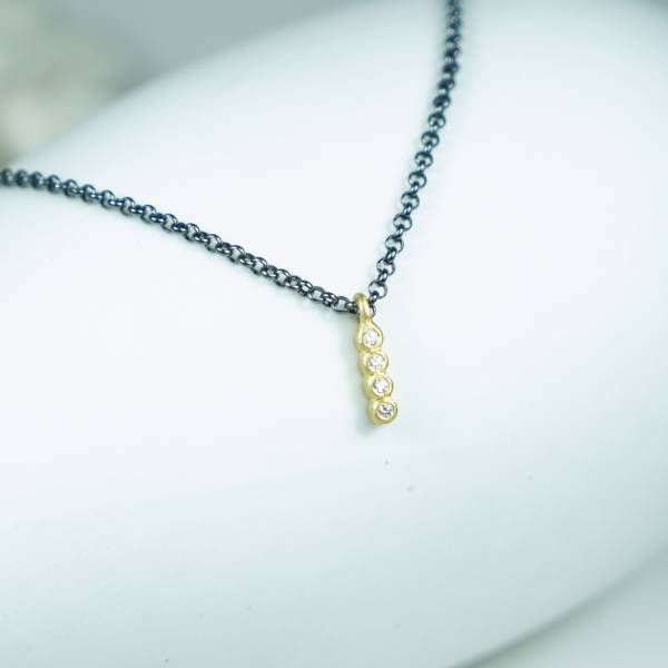 Collar oro y diamantes