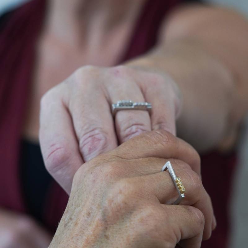 Anillo plata y oro con diamantes