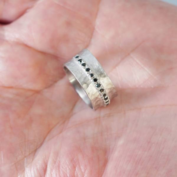 Anillo plata rodio con diamantes negros