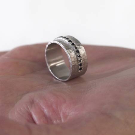 Anillo ancho plata con diamantes