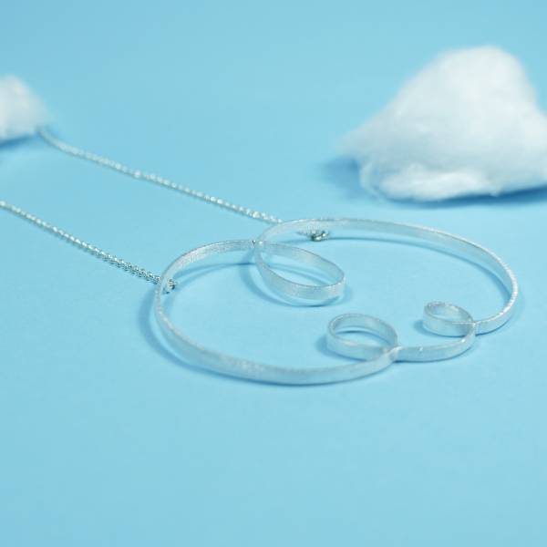 Collar largo de plata