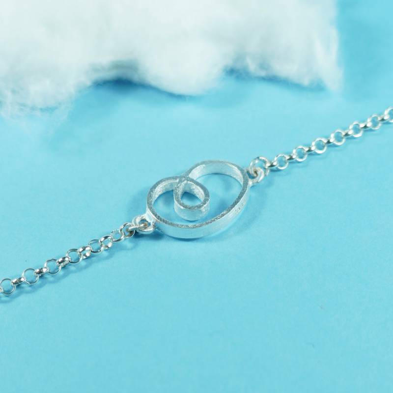 Pulsera plata con cadena