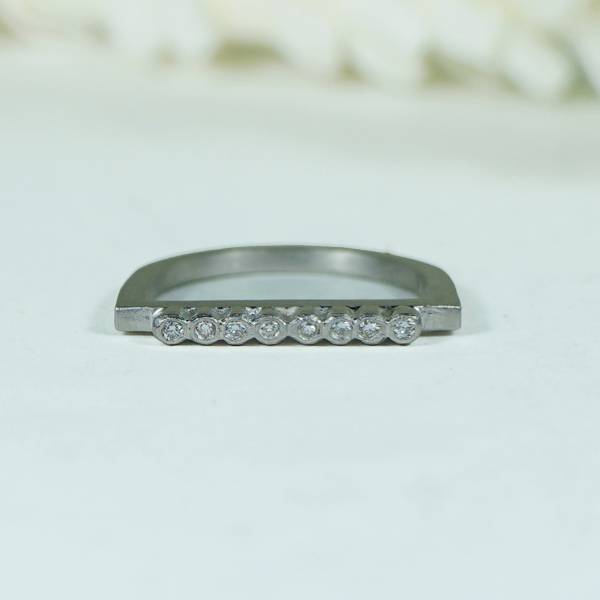 Anillo original y elegante plata con diamantes