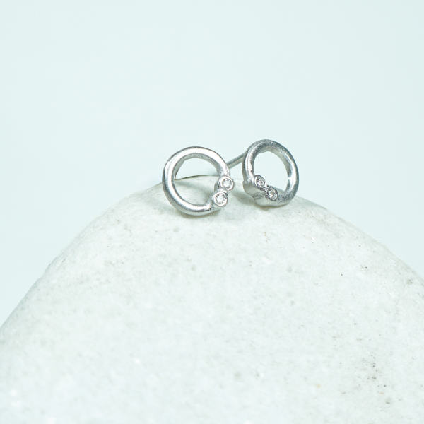Pendientes pequeños redondos