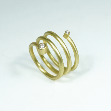 18 Kts wide yellow gold ring