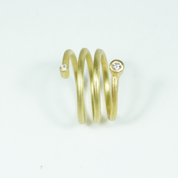 Anillo original oro amarillo con diamantes