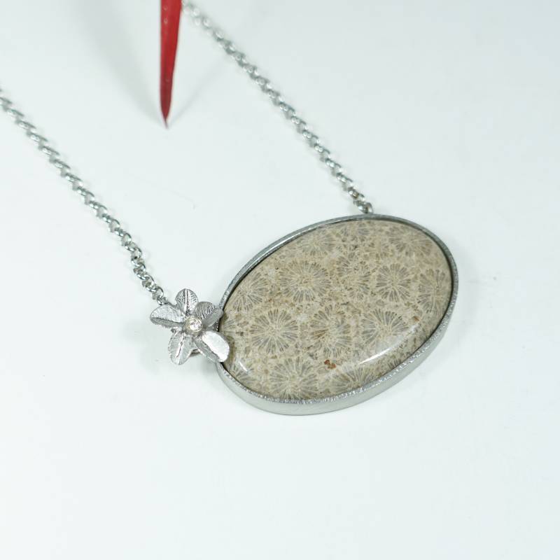 Collar plata , coral fósil y diamante exclusivo